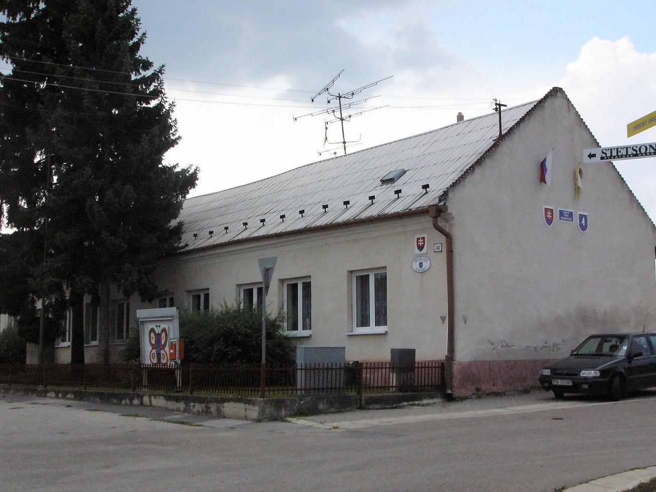 Fotogaléria Nové kultúrno-spoločenské centrum obce Dubovany vytvorené rekonštrukciou budovy a areálu obecného úradu z prostriedkov Európskeho fondu pre rozvoj vidieka: Európa investujúca do vidieckych oblastí (18) Nové kultúrno-spoločenské centrum obce Dubovany vytvorené rekonštrukciou budovy a areálu obecného úradu z prostriedkov Európskeho fondu pre rozvoj vidieka: Európa investujúca do vidieckych oblastí