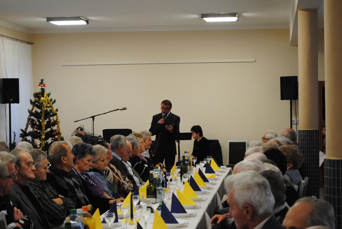 Fotogaléria Posedenie so 70 a viacročnými dôchodcami 5.12.2013 (24) Posedenie so 70 a viacročnými dôchodcami 5.12.2013