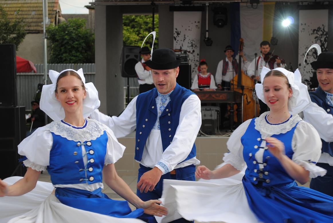 Fotogaléria Oslavy 70. výročia zlúčenia Horných a Dolných Dubovian 21.06.2014 (82) Oslavy 70. výročia zlúčenia Horných a Dolných Dubovian 21.06.2014