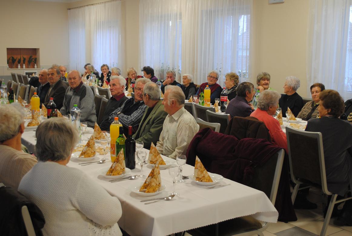 Fotogaléria Posedenie so 70 a viac ročnými dôchodcami 4.12.2014 (34) Posedenie so 70 a viac ročnými dôchodcami 4.12.2014