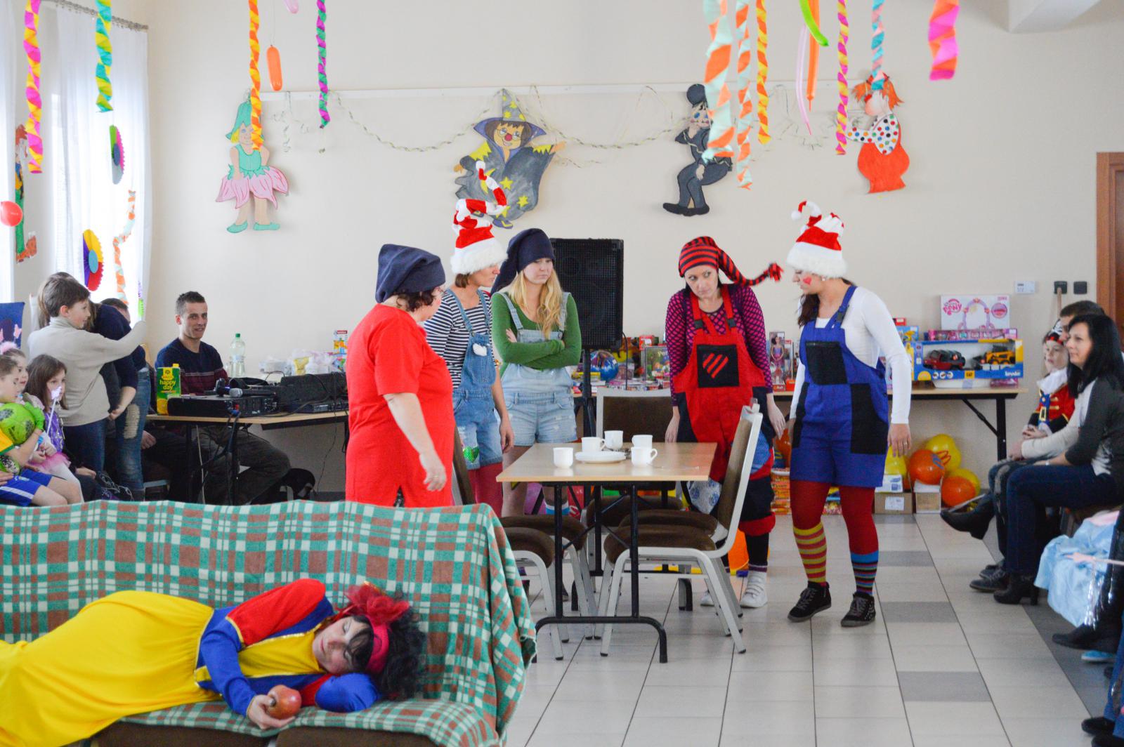 Fotogaléria Maškarný ples 8.2.2015 (25) Maškarný ples 8.2.2015