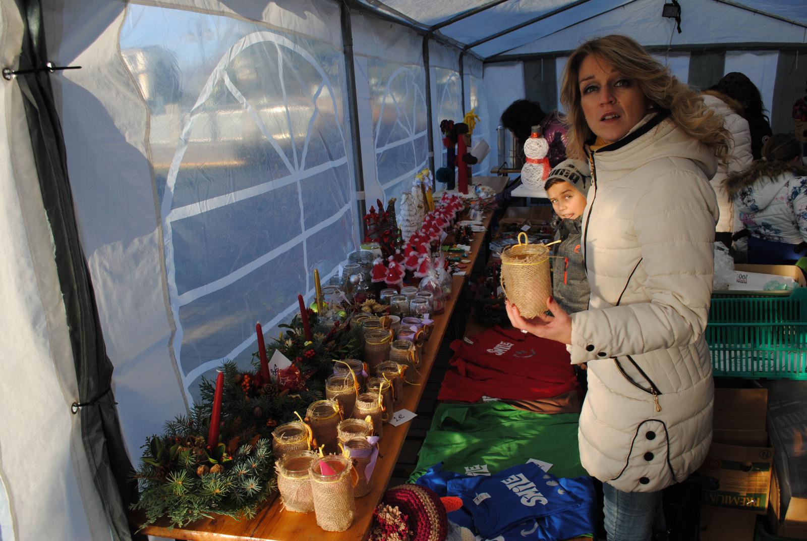 Fotogaléria Vianočné trhy a Mikuláš 3.12.2016 (31) Vianočné trhy a Mikuláš 3.12.2016